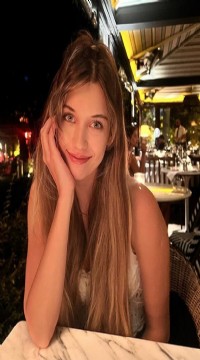 Afra Saraçoğlu yeni aşka yelken açtı